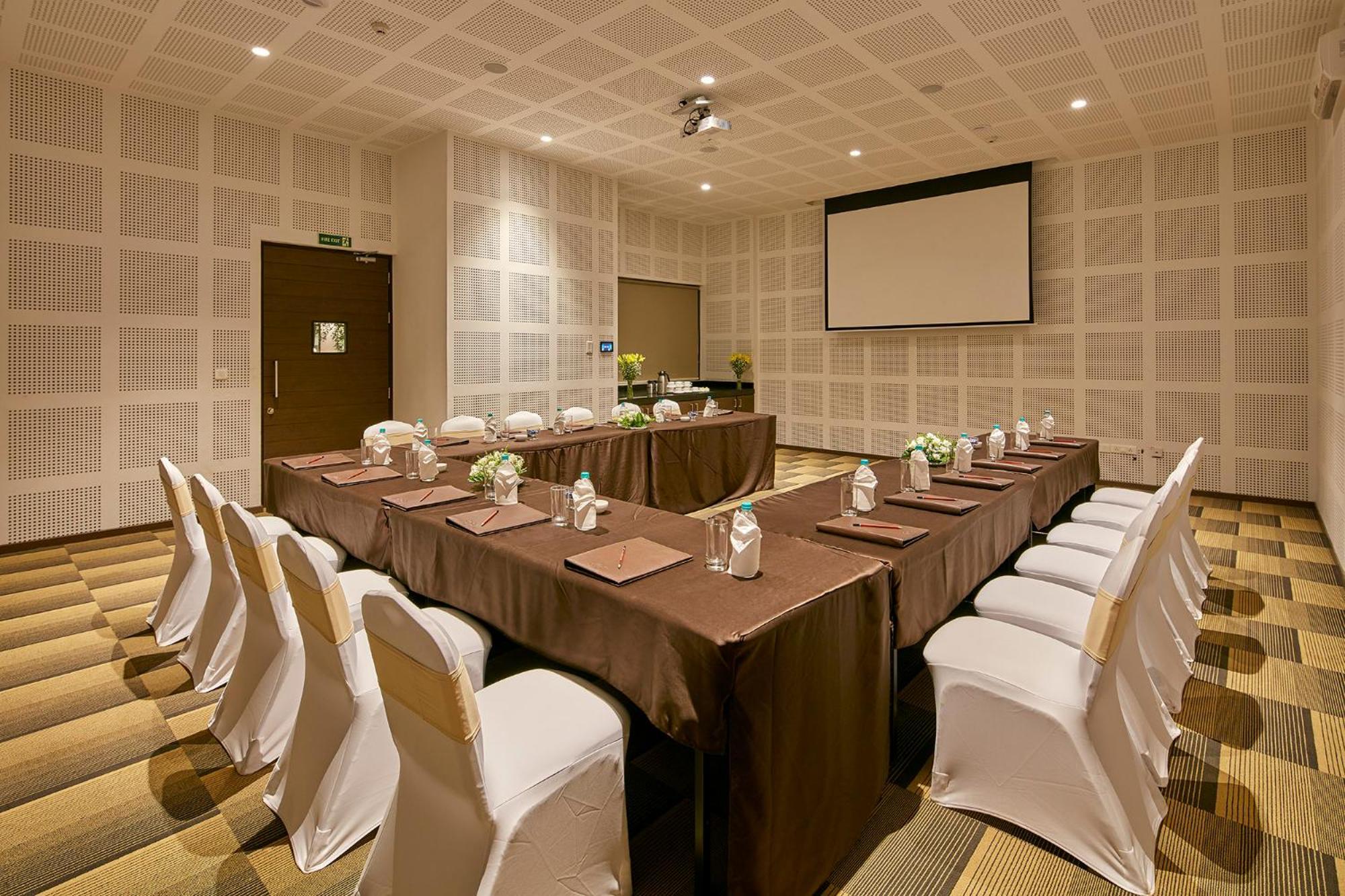 Signature Club Resort Devanahalli Exterior foto